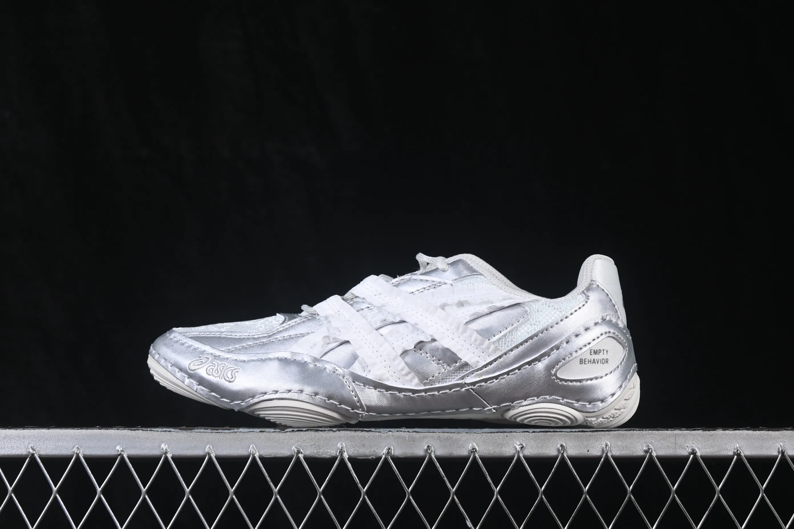All categories Asics Asics series Asics Hypersync Asics Hypersync fashion retro breathable lightweight thin-soled moral training shoes 1203B146-100